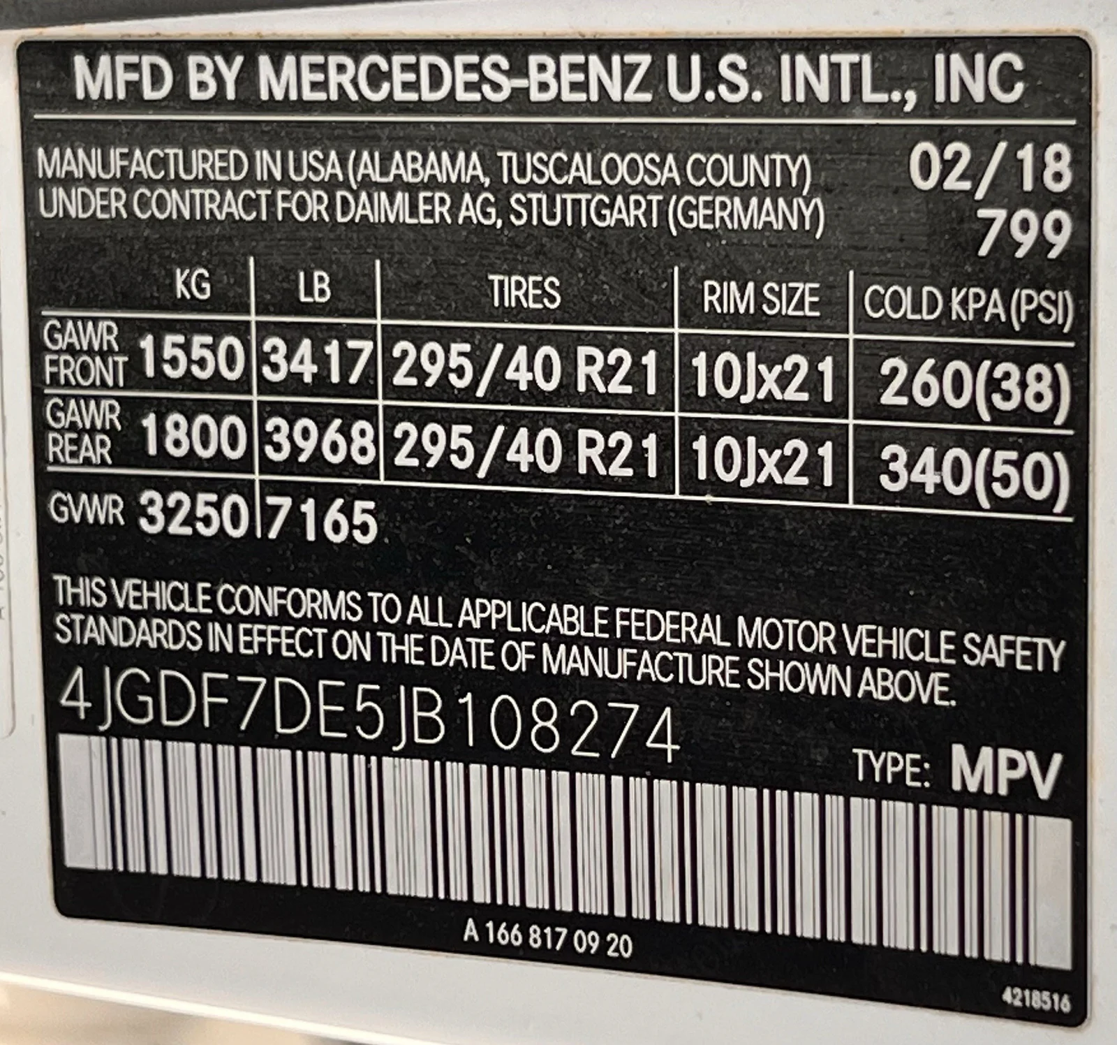 Mercedes-Benz-GLS-30
