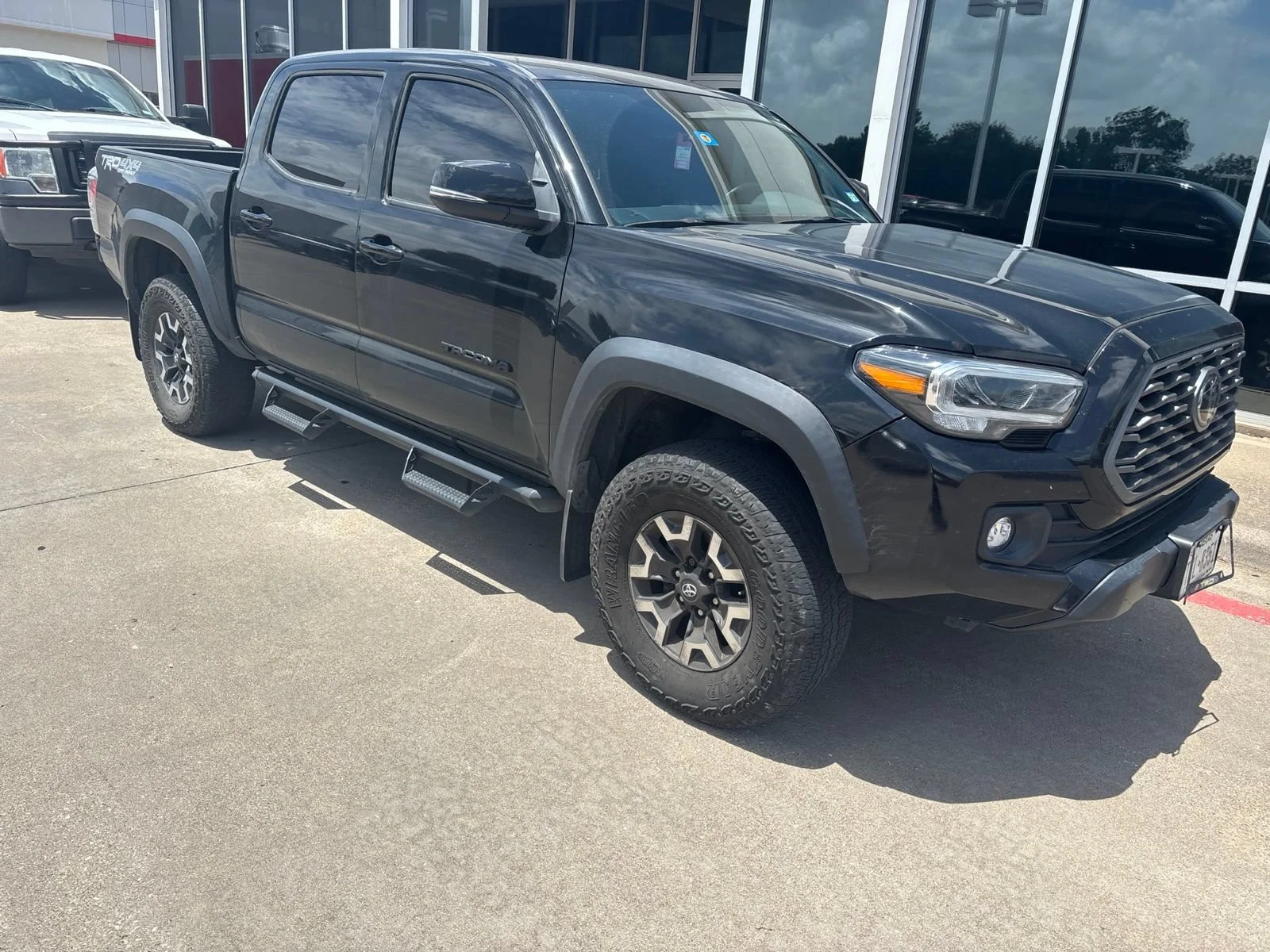 Toyota-Tacoma 4WD-2