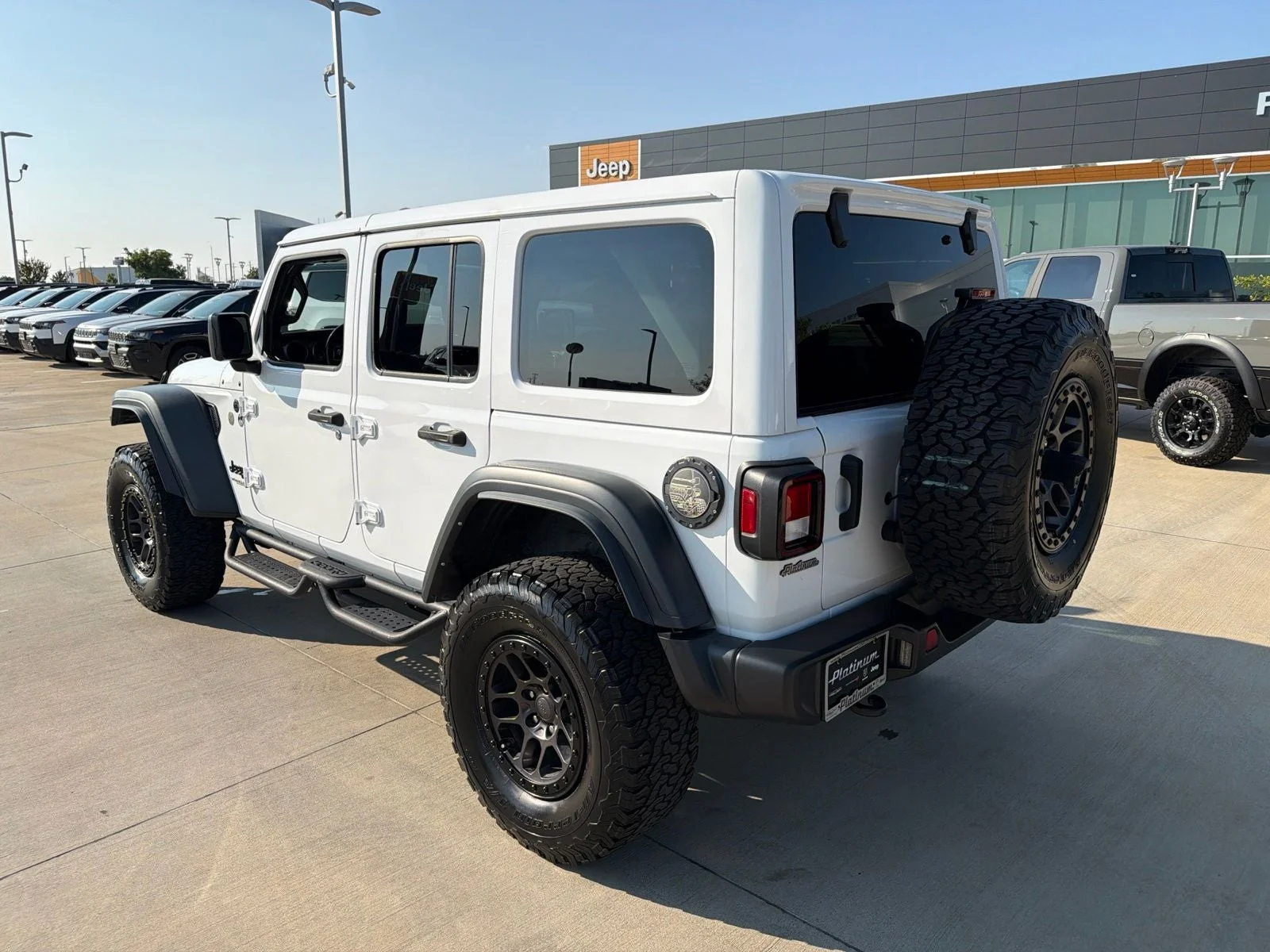 Jeep-Wrangler Unlimited-2