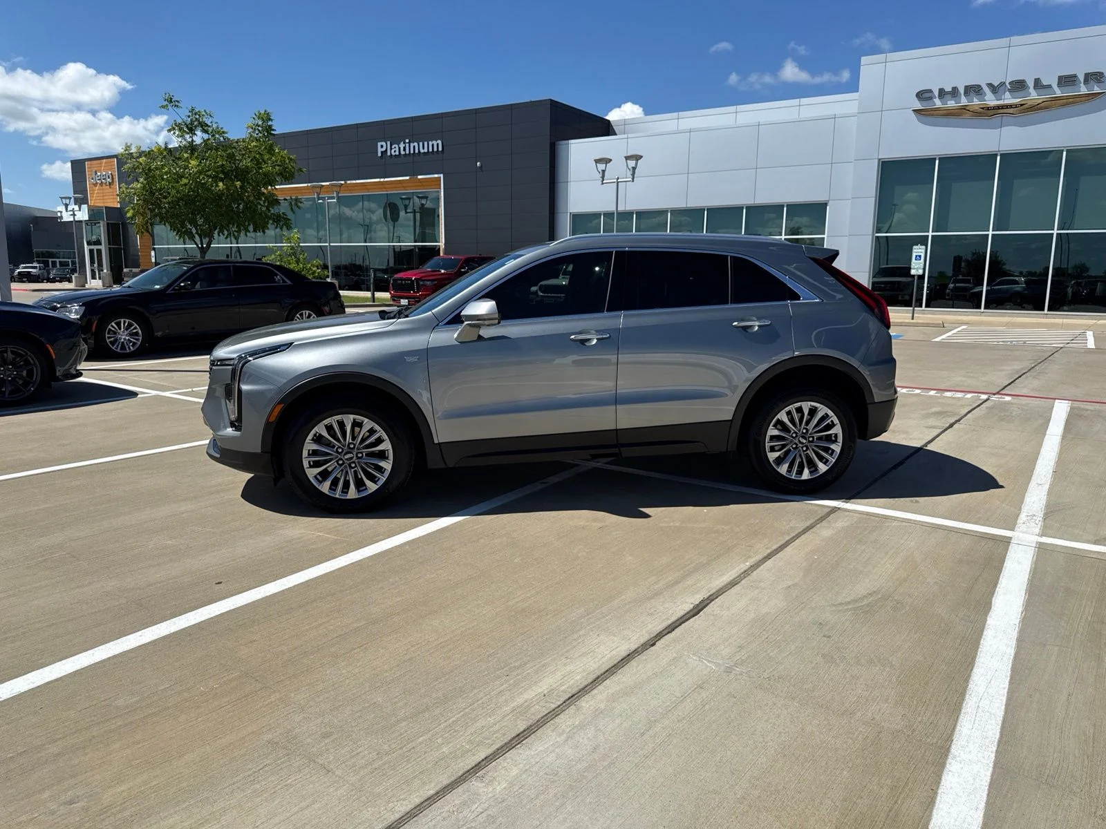 Cadillac-XT4-2