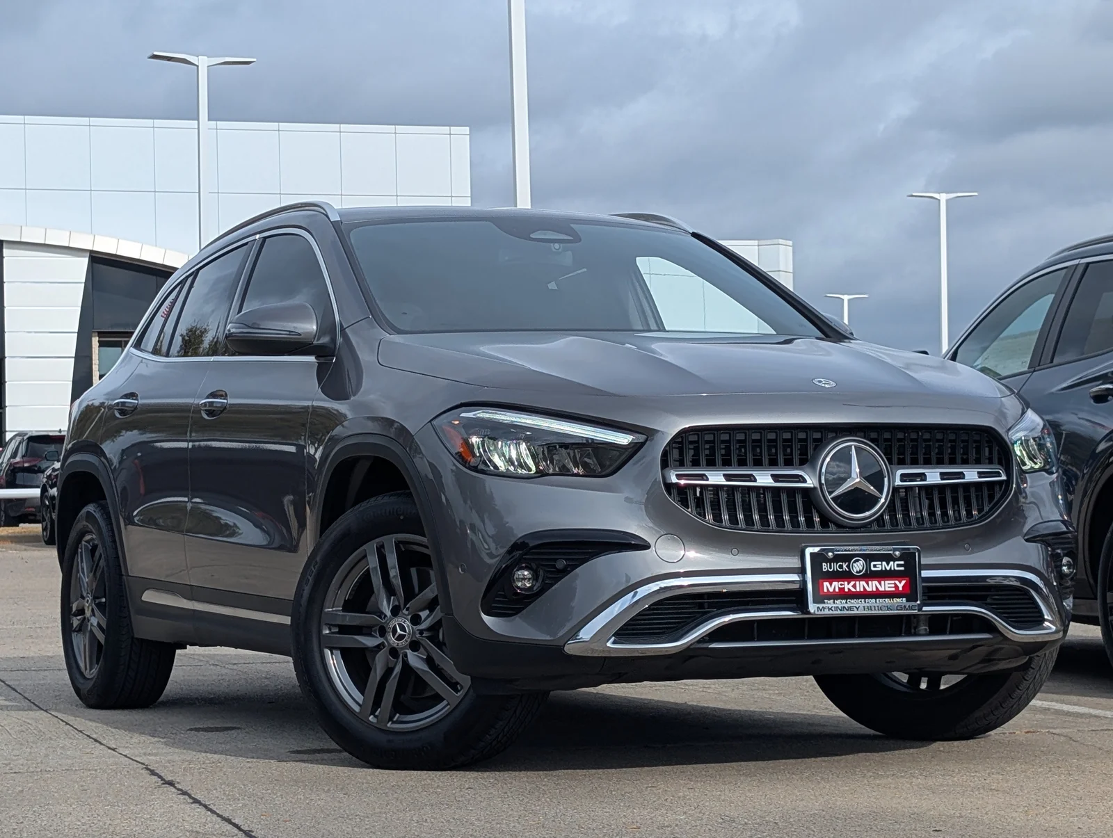 Mercedes-Benz-GLA-1