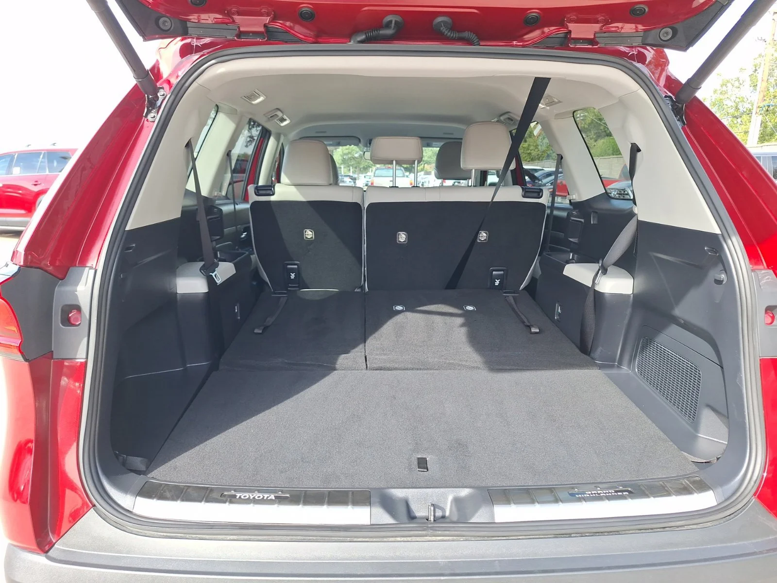 Toyota-Grand Highlander-33