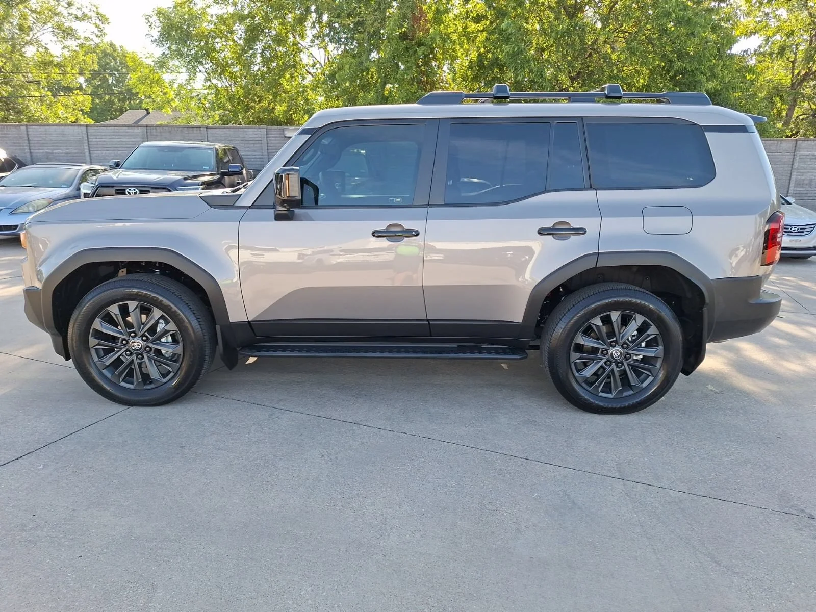 Toyota-Land Cruiser-2