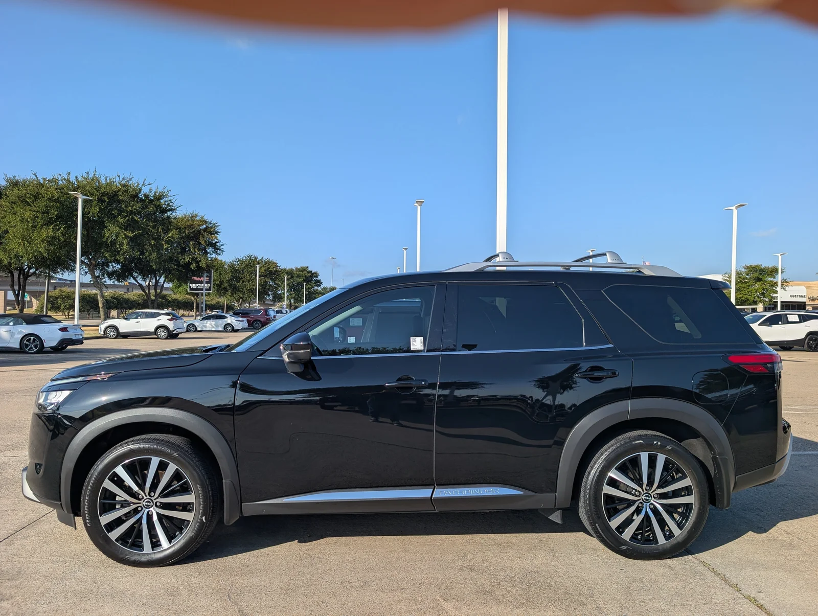 Nissan-Pathfinder-2