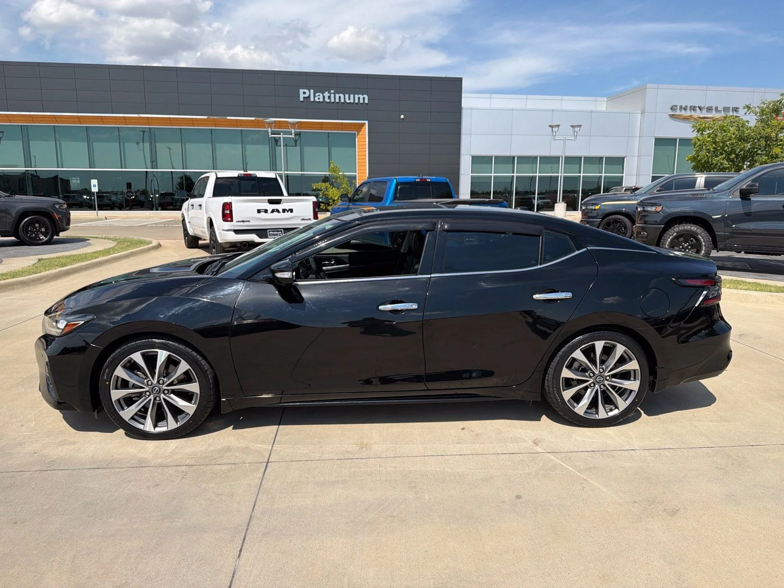 Nissan-Maxima-1