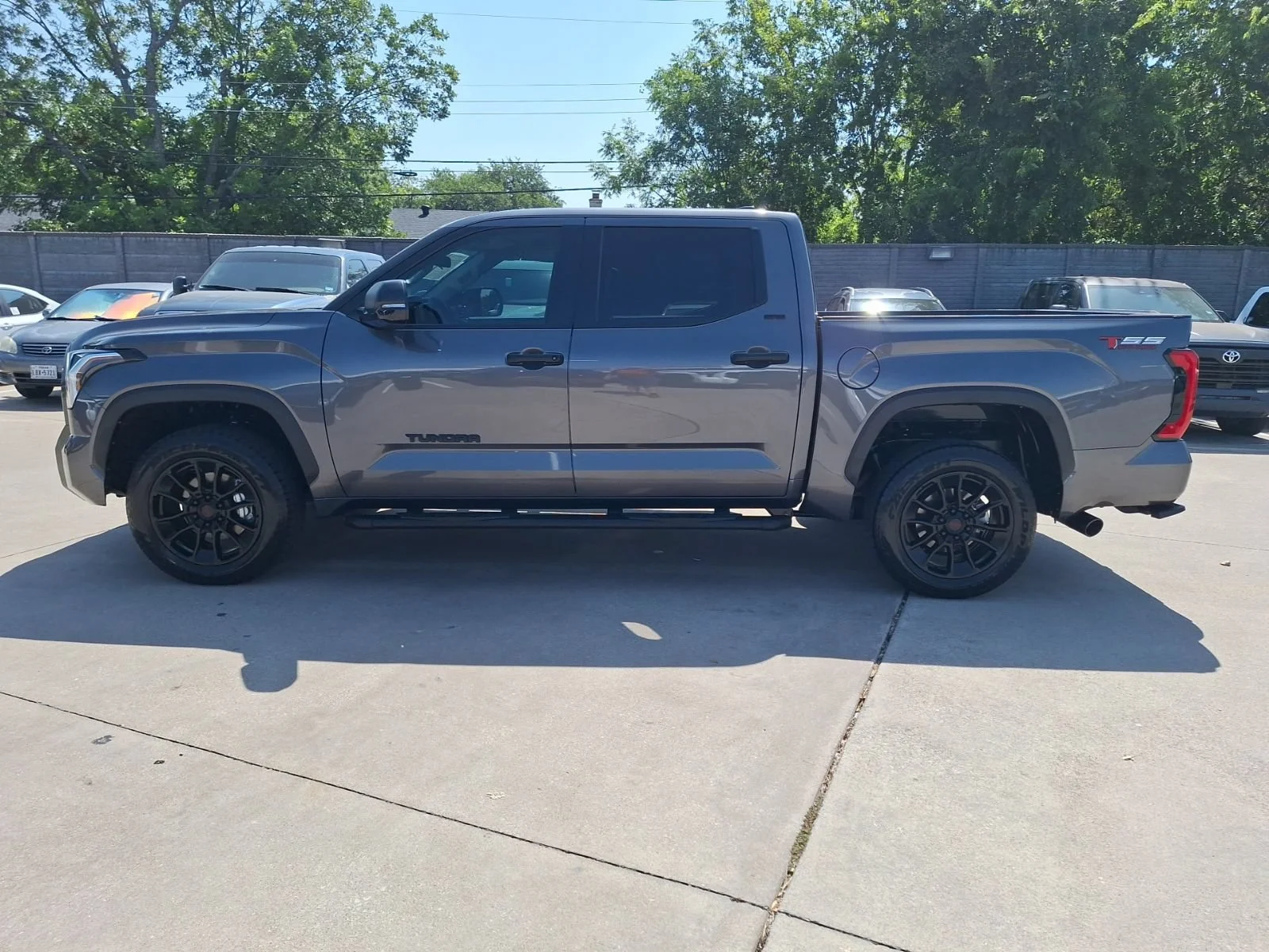 Toyota-Tundra 4WD-2