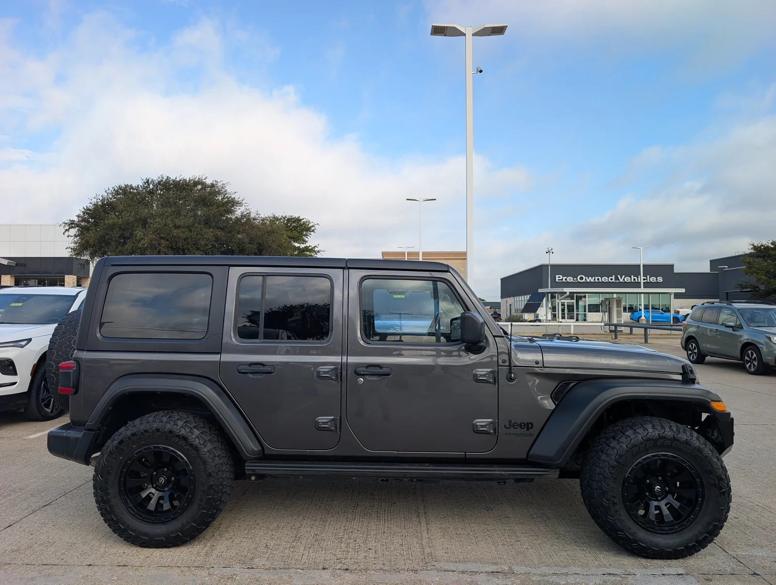 Jeep-Wrangler Unlimited-2
