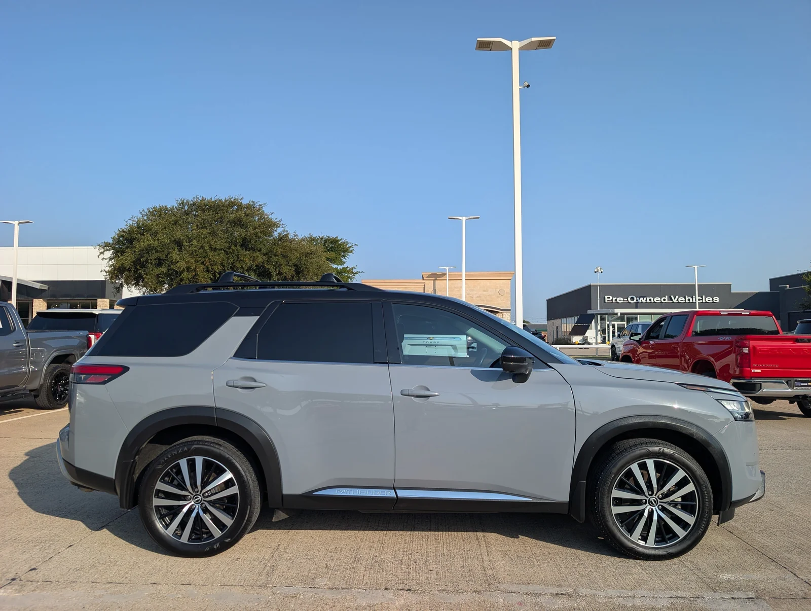 Nissan-Pathfinder-2