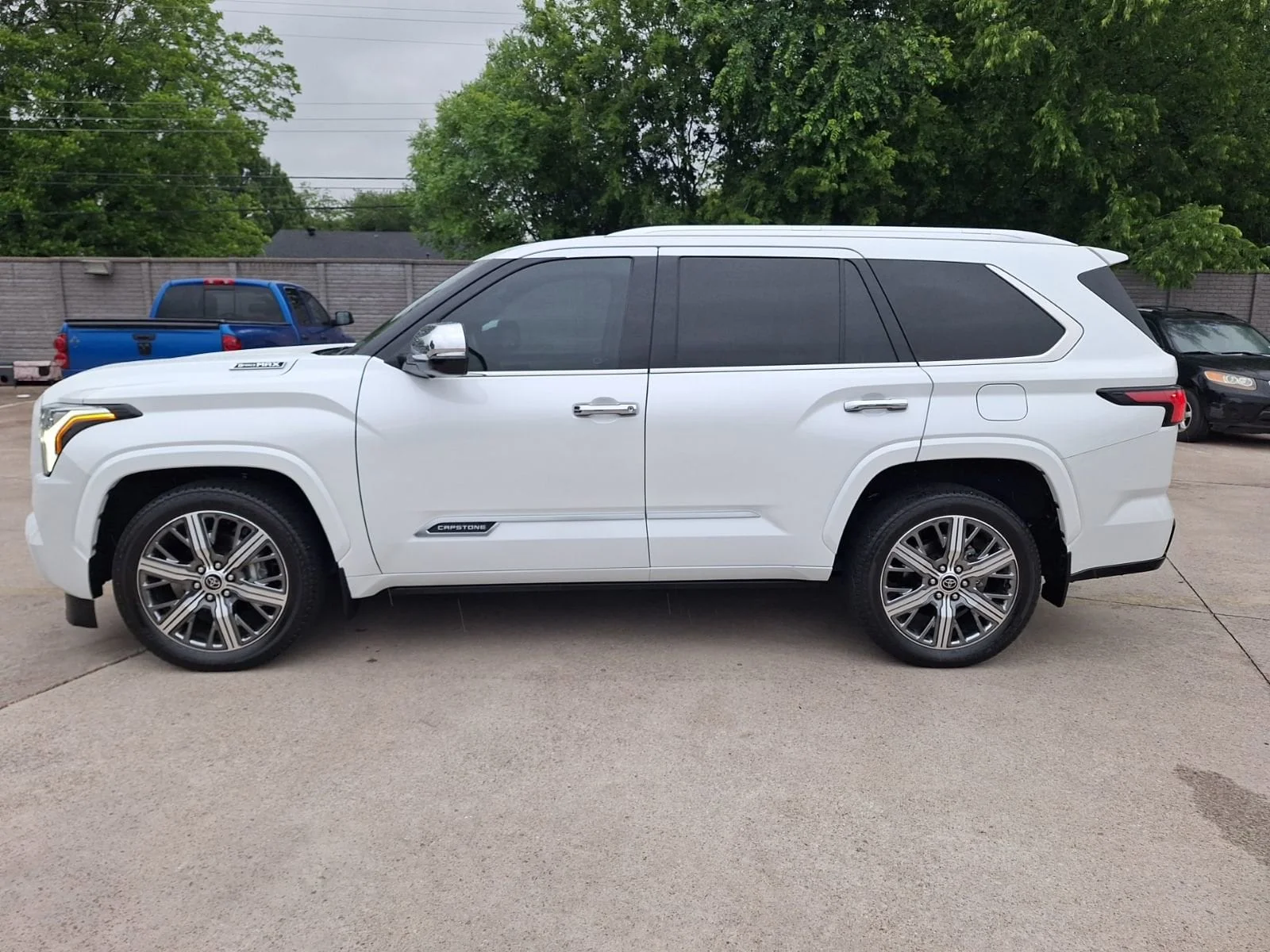 Toyota-Sequoia-2