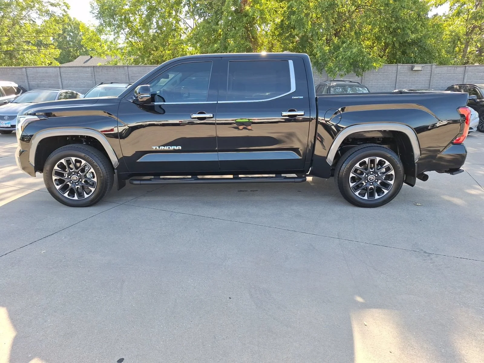Toyota-Tundra 4WD-2