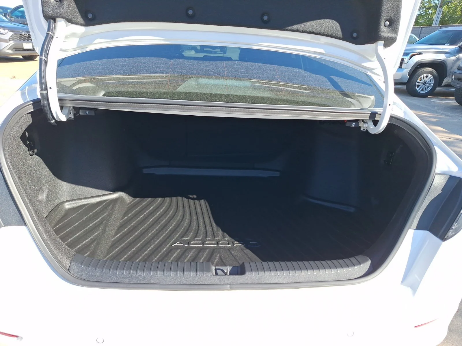 Honda-Accord Hybrid-36