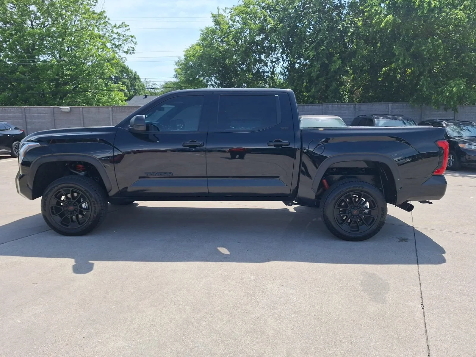 Toyota-Tundra 4WD-2