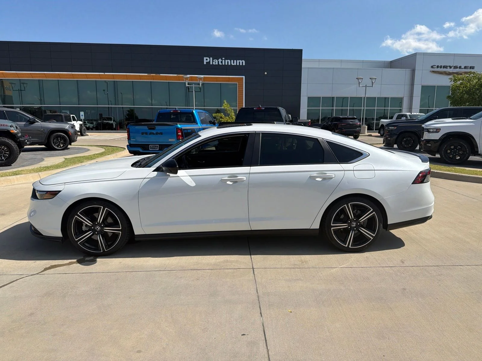Honda-Accord Hybrid-1