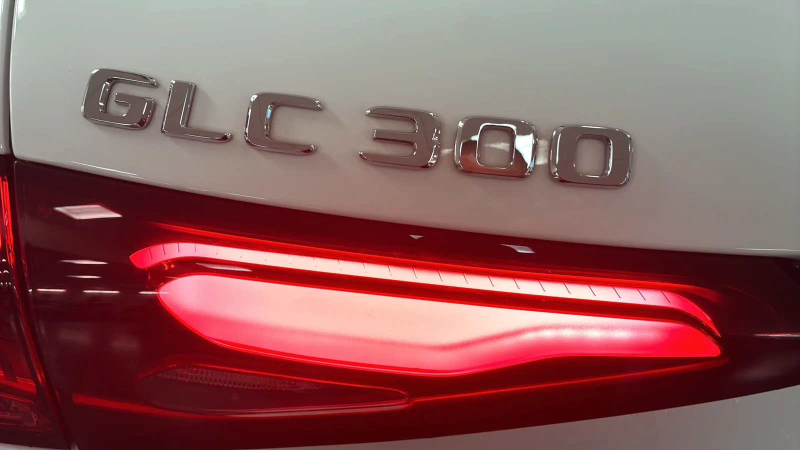 Mercedes-Benz-GLC-29