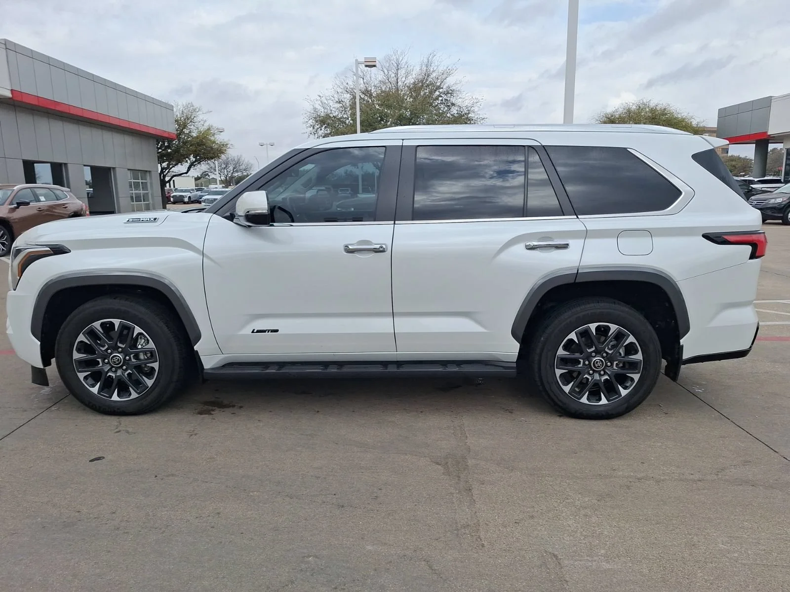 Toyota-Sequoia-2