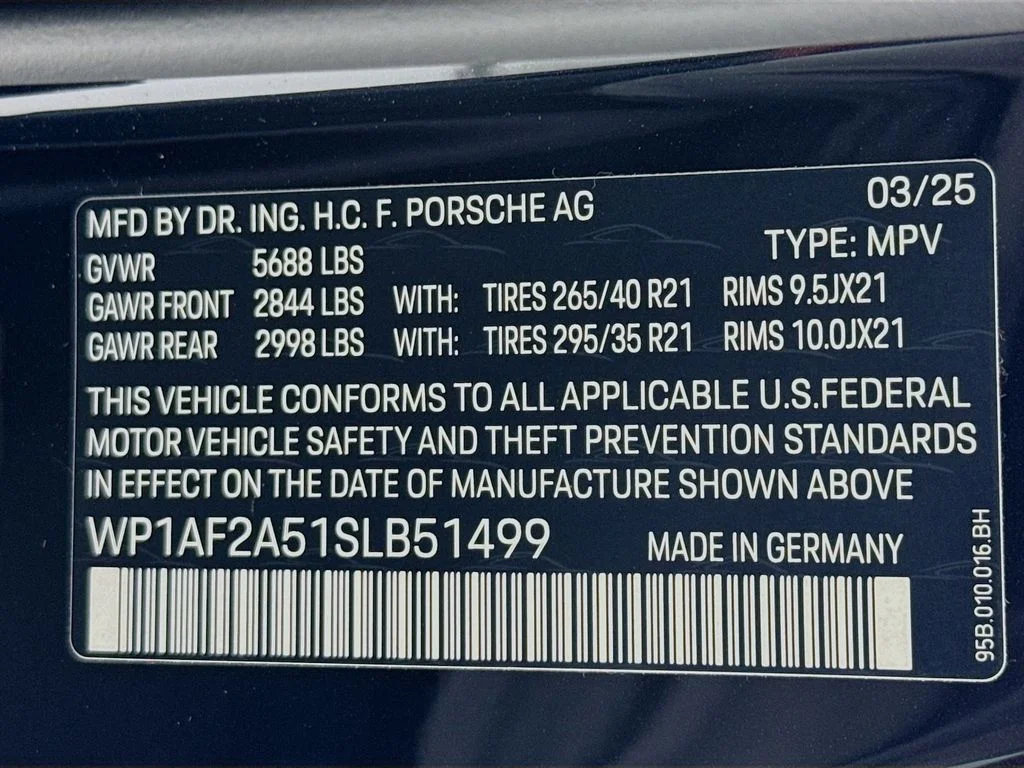 Porsche-Macan-35