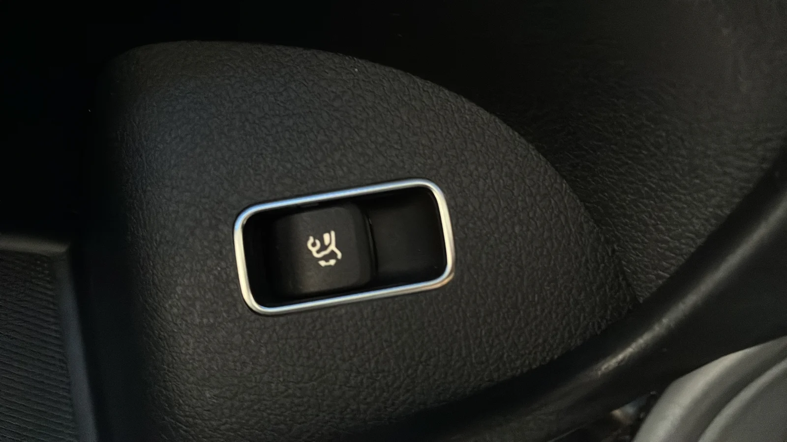 Mercedes-Benz-GLE-29