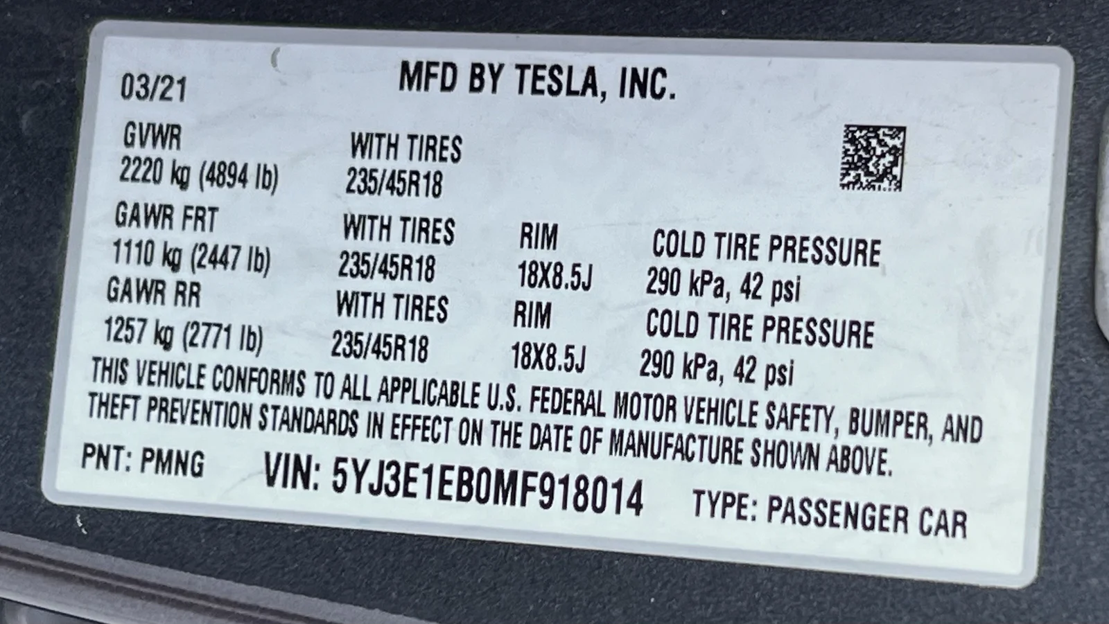 Tesla-Model 3-29