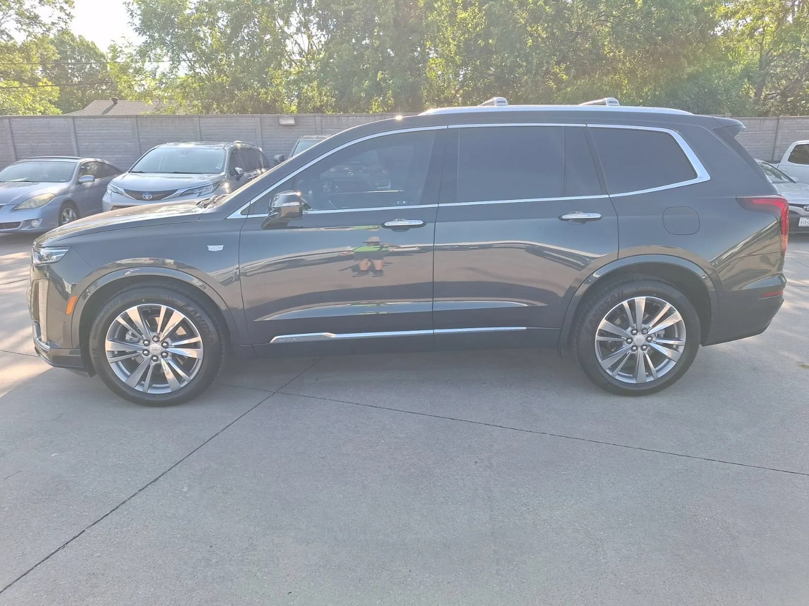 Cadillac-XT6-2