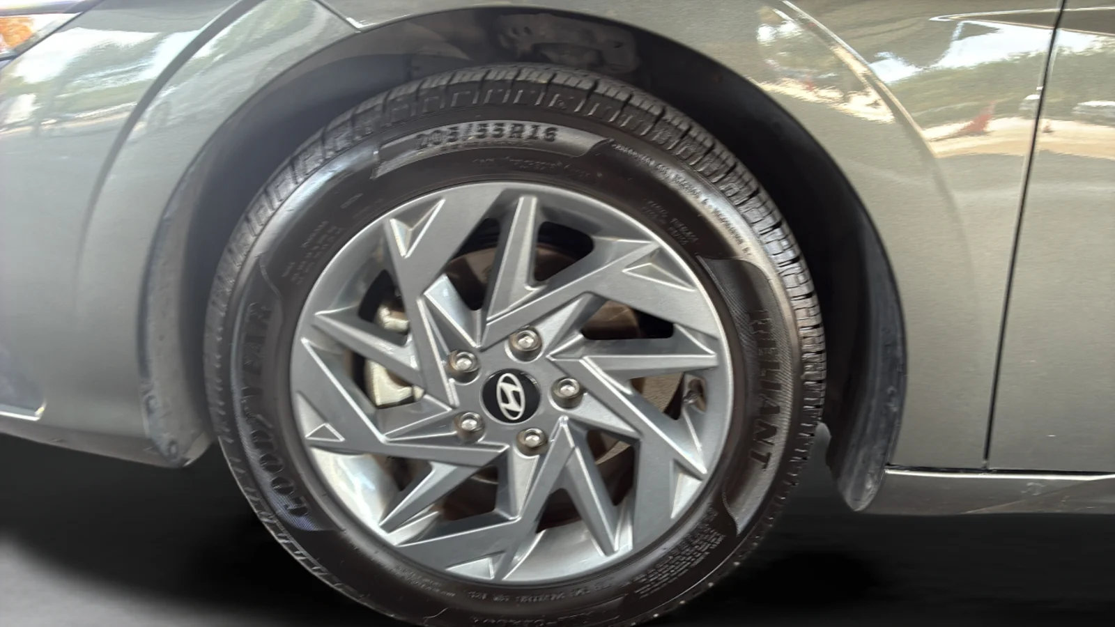 Hyundai-Elantra-29