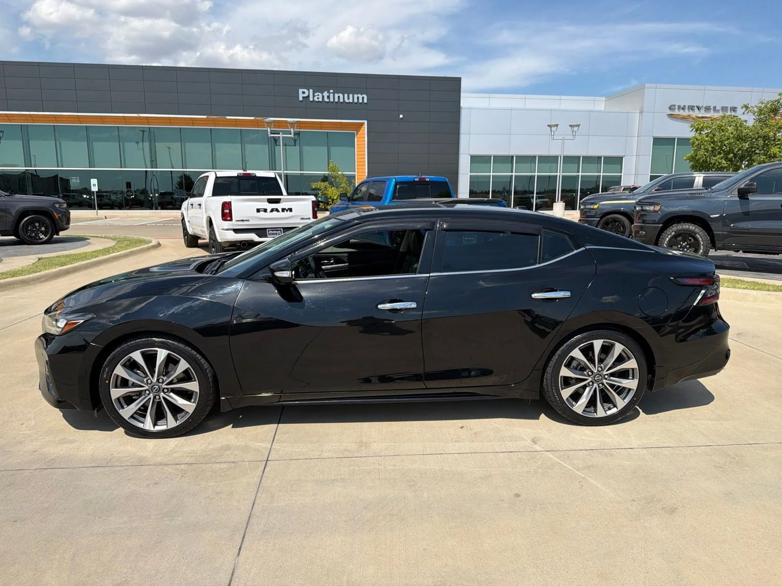 Nissan-Maxima-1