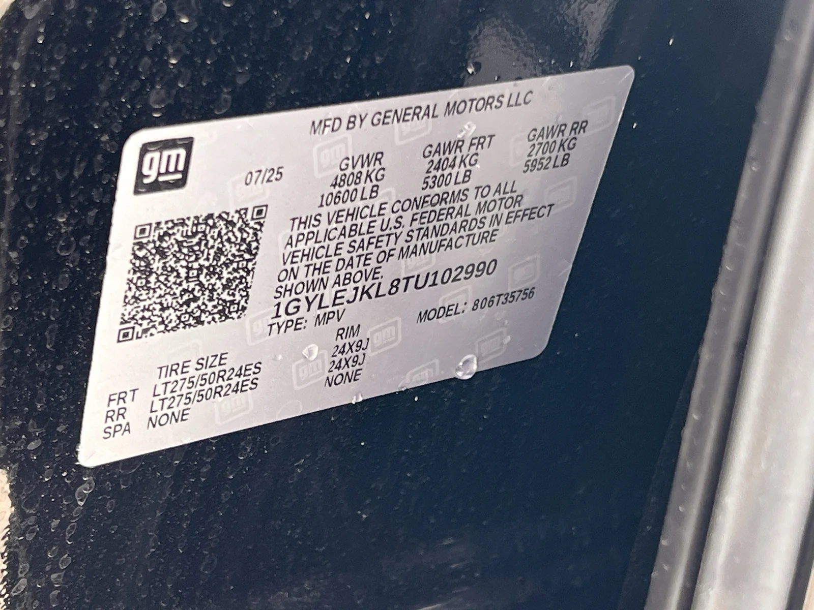 Cadillac-Escalade IQL-29